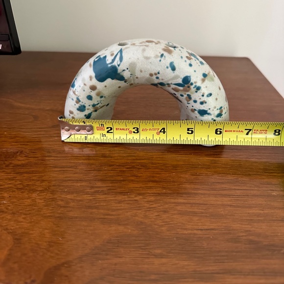 Lucy Michel Arched ceramic vase - Picture 2 of 9